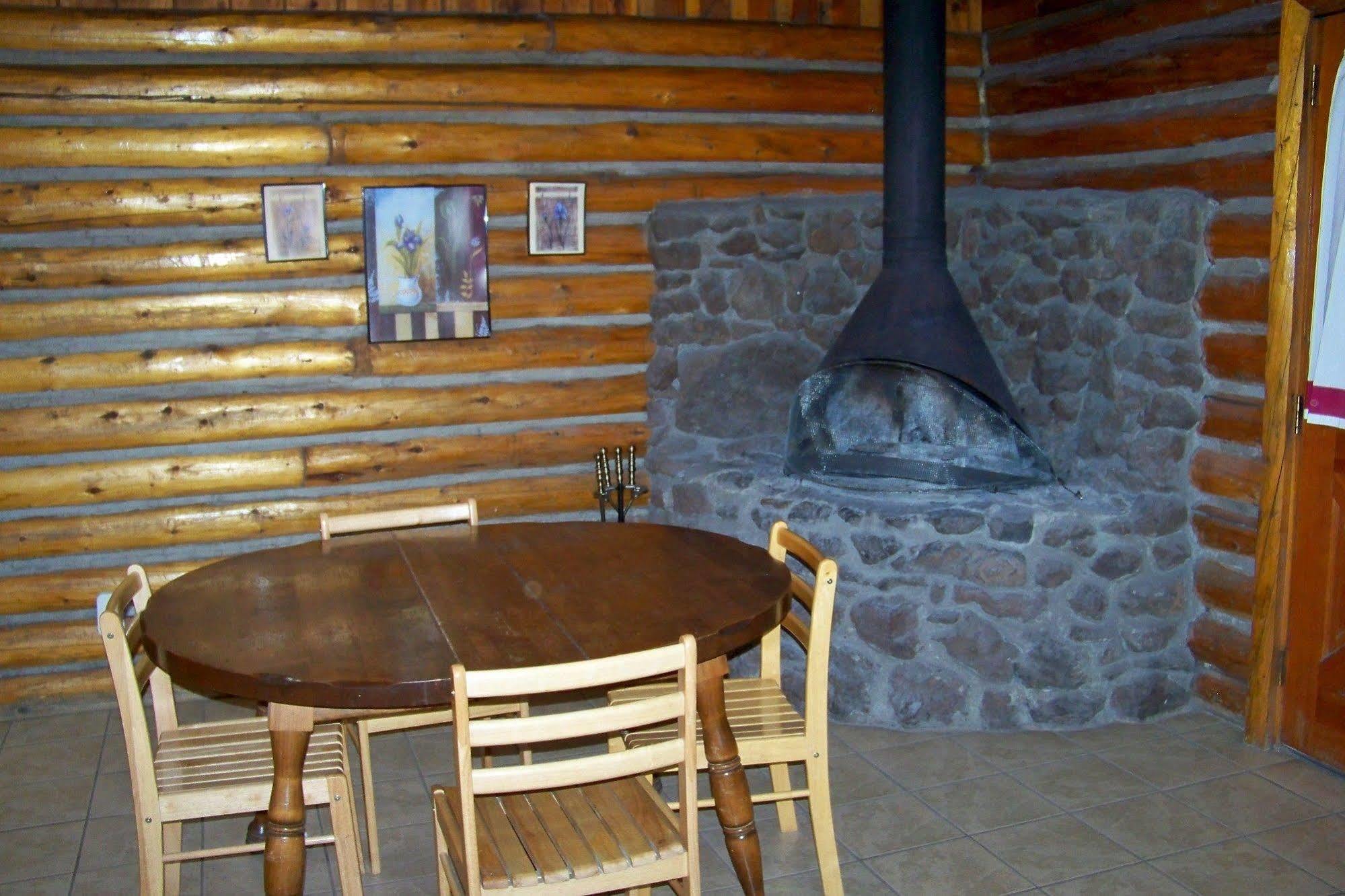 Lake Of The Woods Resort Lakeside Exterior photo