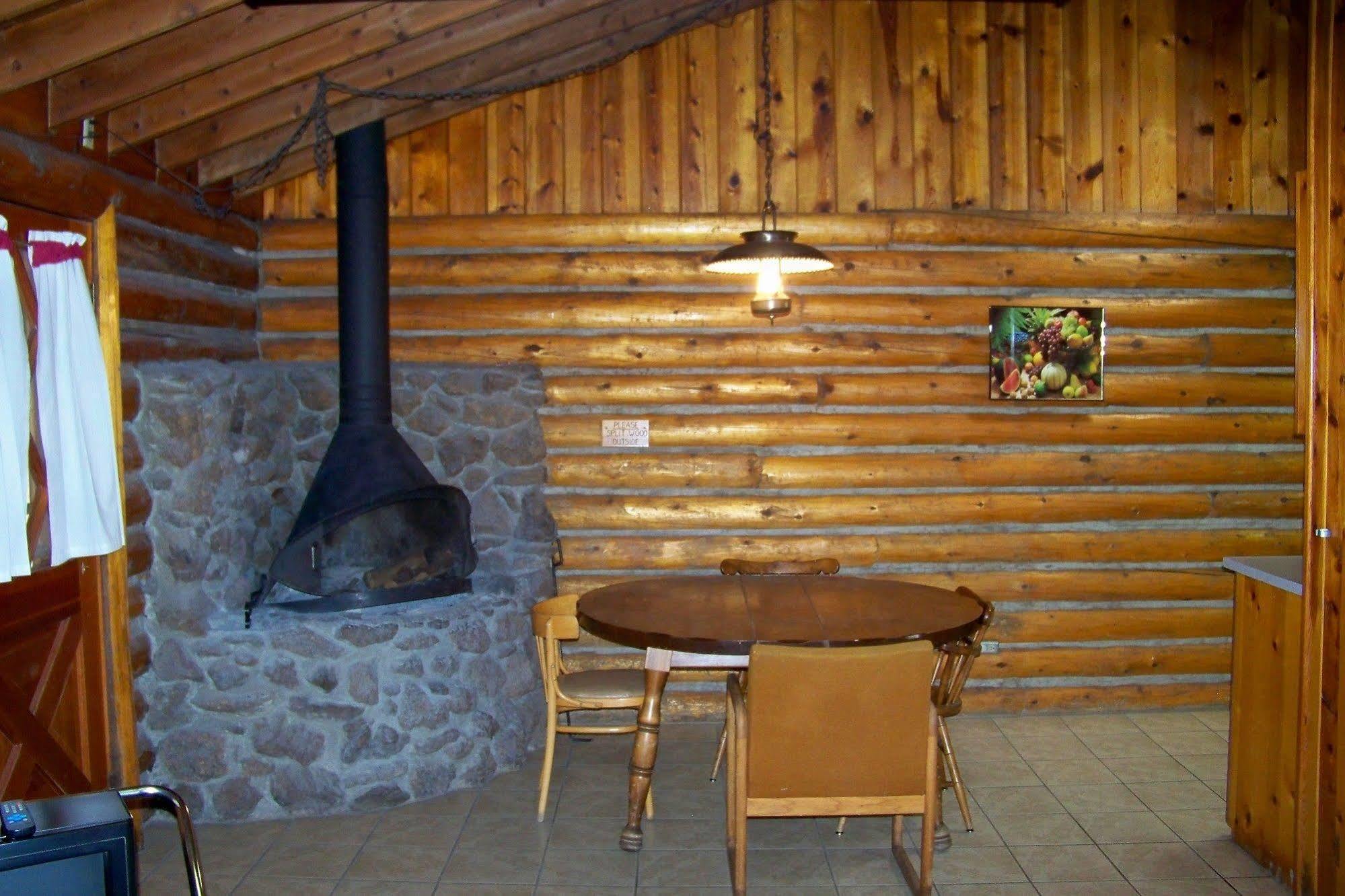 Lake Of The Woods Resort Lakeside Exterior photo