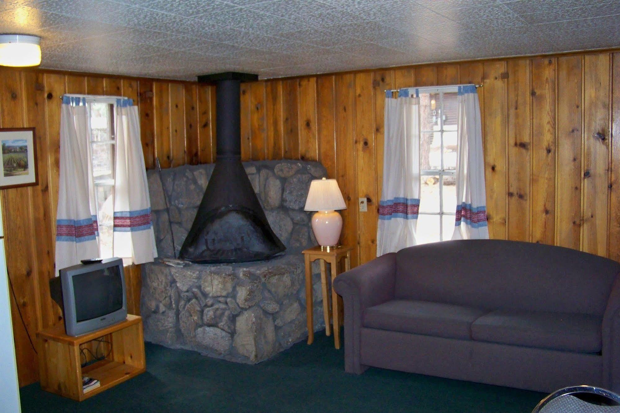 Lake Of The Woods Resort Lakeside Exterior photo