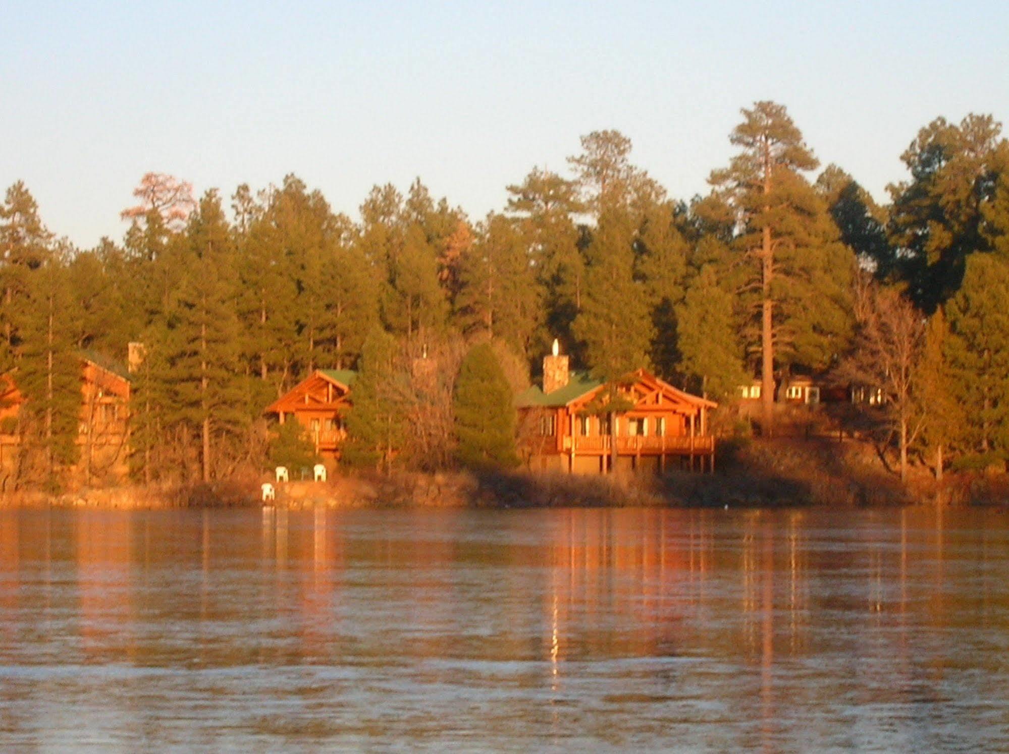 Lake Of The Woods Resort Lakeside Exterior photo