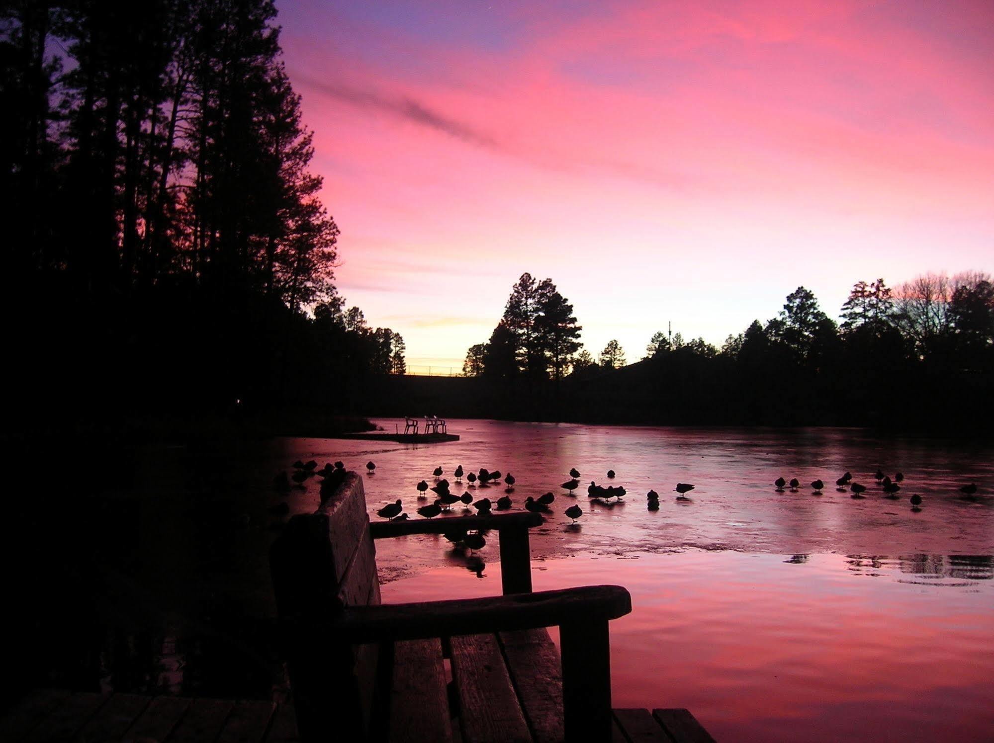 Lake Of The Woods Resort Lakeside Exterior photo